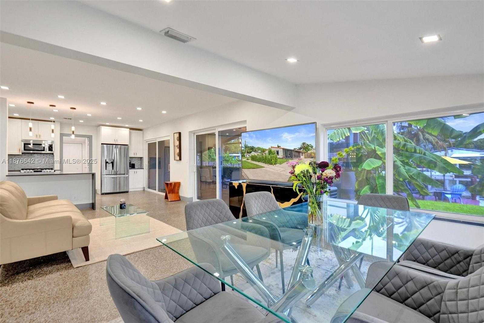 Small Image of 2713 COOLIDGE ST, Hollywood Number 5