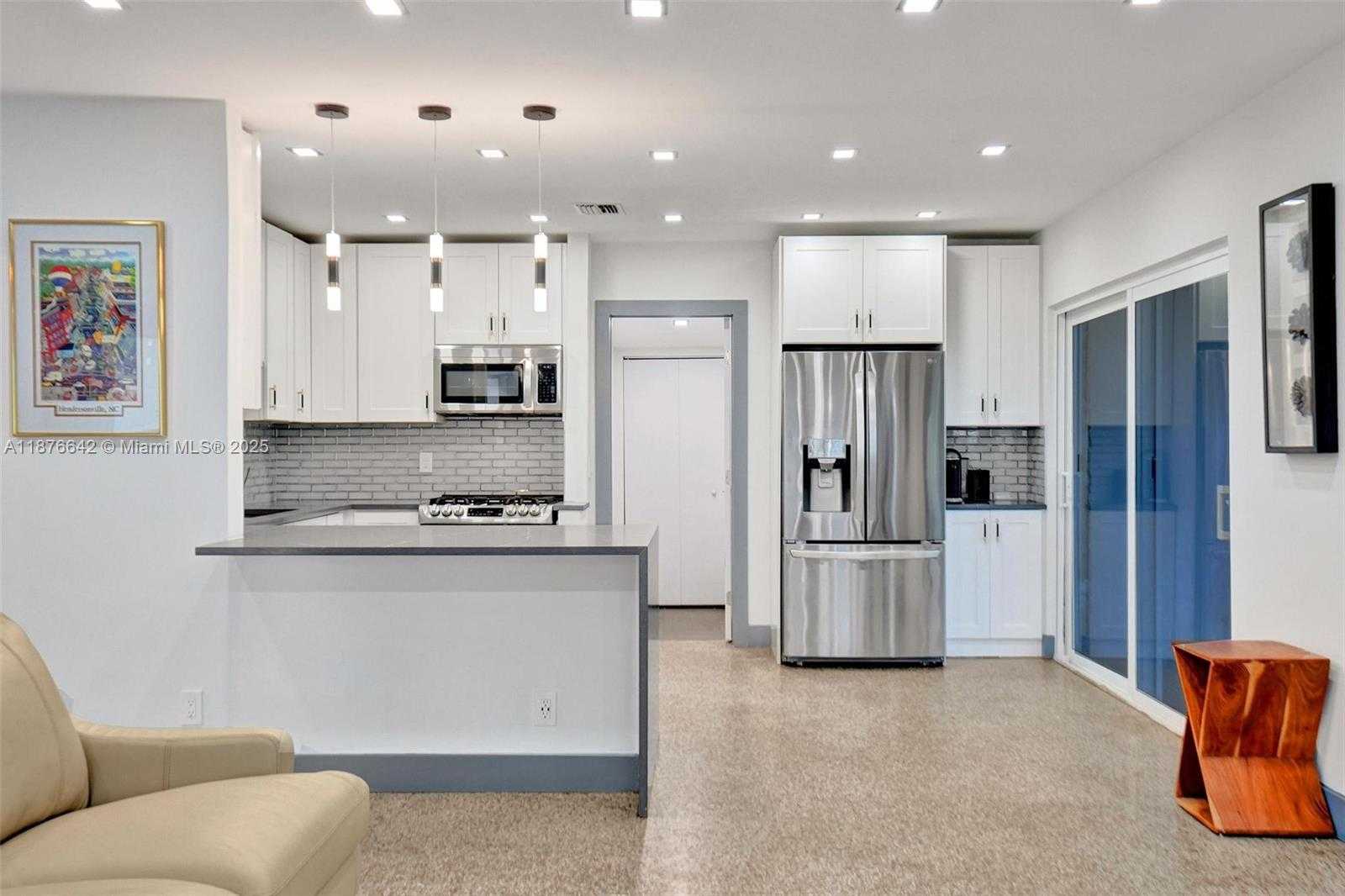 Small Image of 2713 COOLIDGE ST, Hollywood Number 8