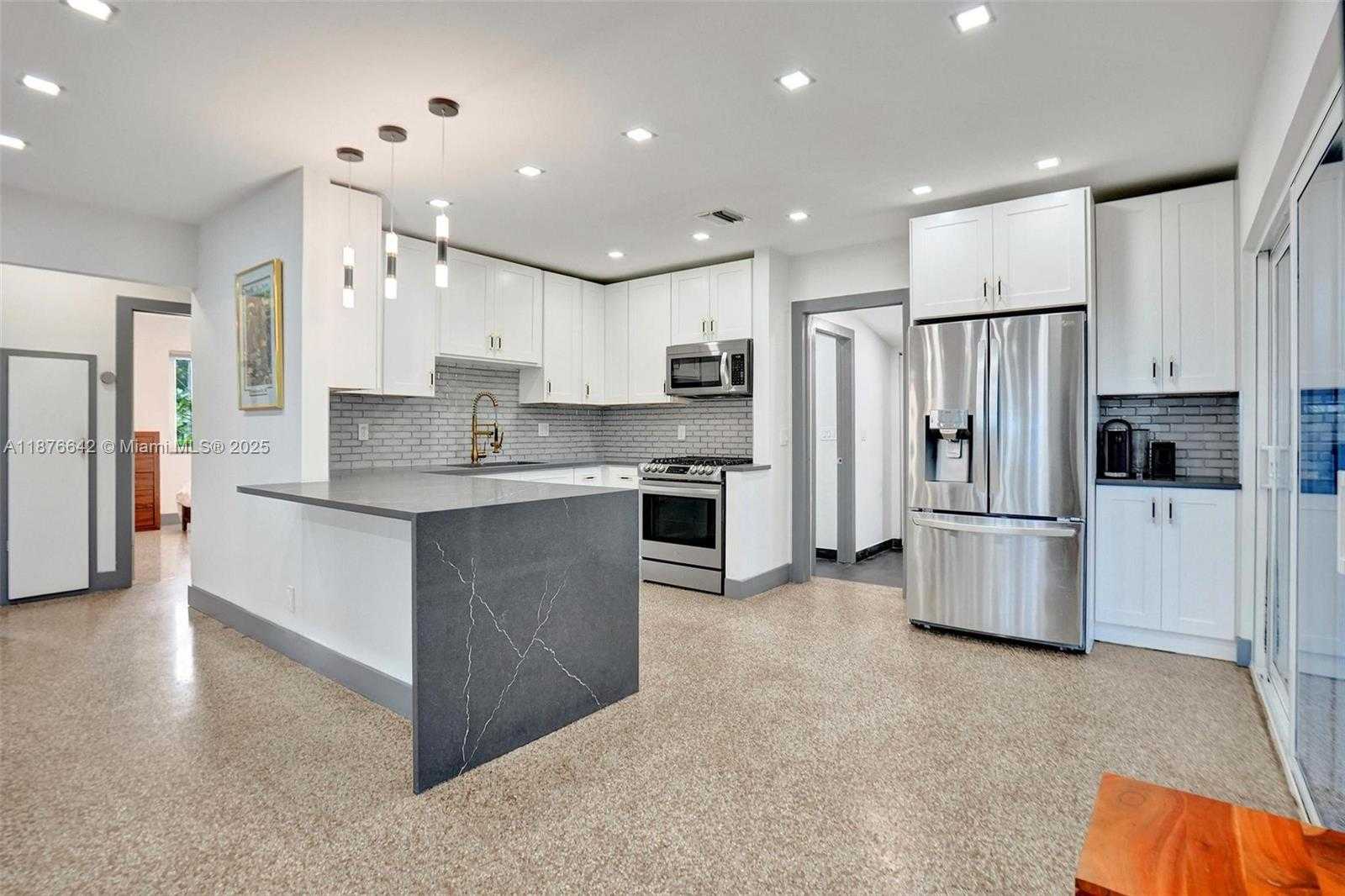 Small Image of 2713 COOLIDGE ST, Hollywood Number 9