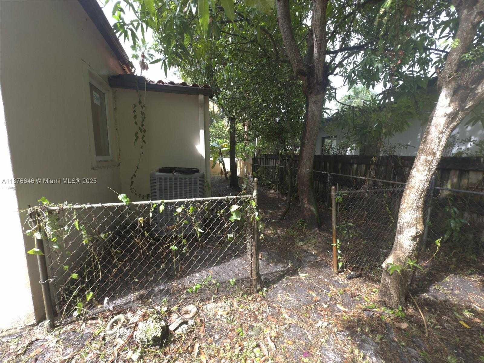 Small Image of 1042 NORTH EAST 95TH ST, Miami Shores Number 5