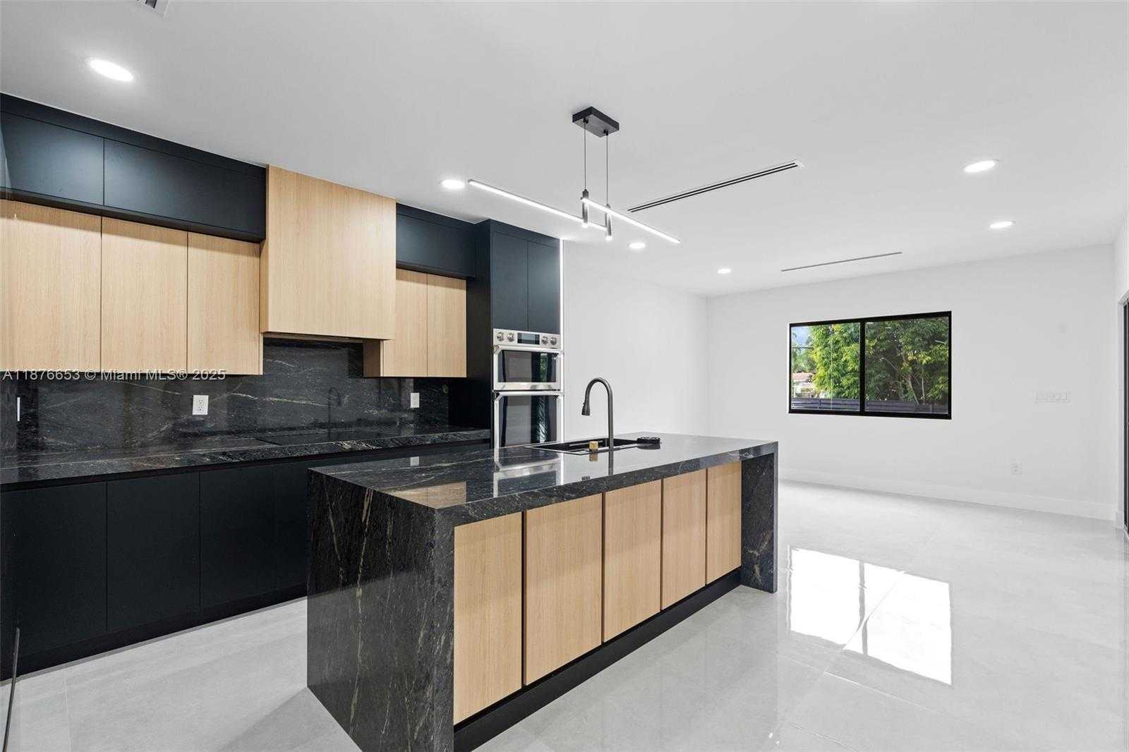 Small Image of 4800 SOUTH WEST 61ST AVE, Davie Number 11