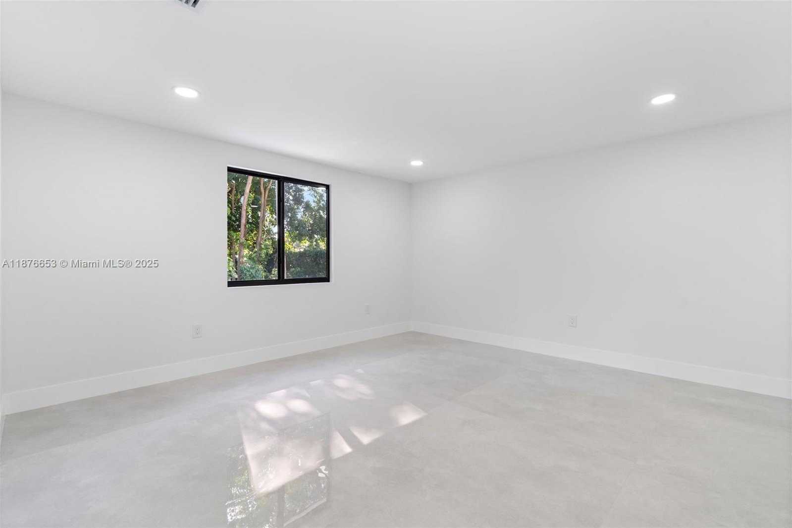 Small Image of 4800 SOUTH WEST 61ST AVE, Davie Number 25