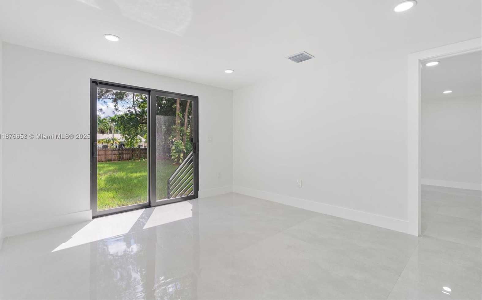 Small Image of 4800 SOUTH WEST 61ST AVE, Davie Number 31
