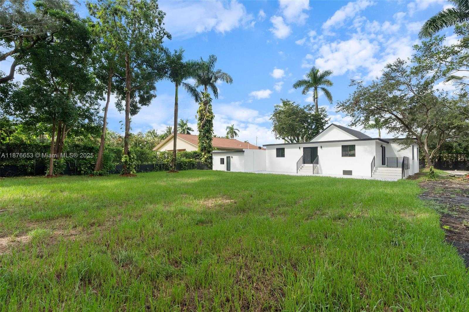 Small Image of 4800 SOUTH WEST 61ST AVE, Davie Number 32