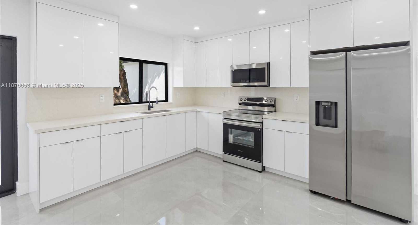 Small Image of 4800 SOUTH WEST 61ST AVE, Davie Number 44