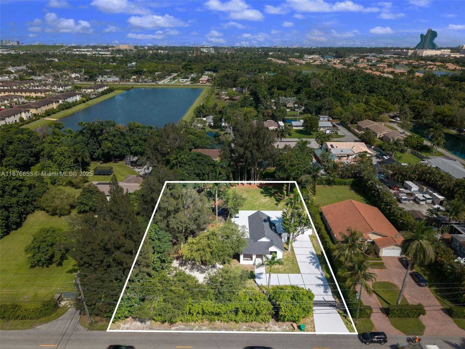 Small Image of 4800 SOUTH WEST 61ST AVE, Davie Number 51