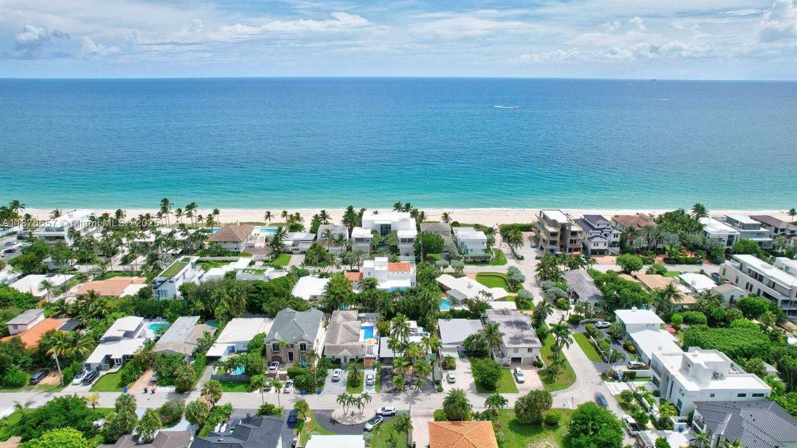 Small Image of 3008 CENTER AVE, Fort Lauderdale Number 14