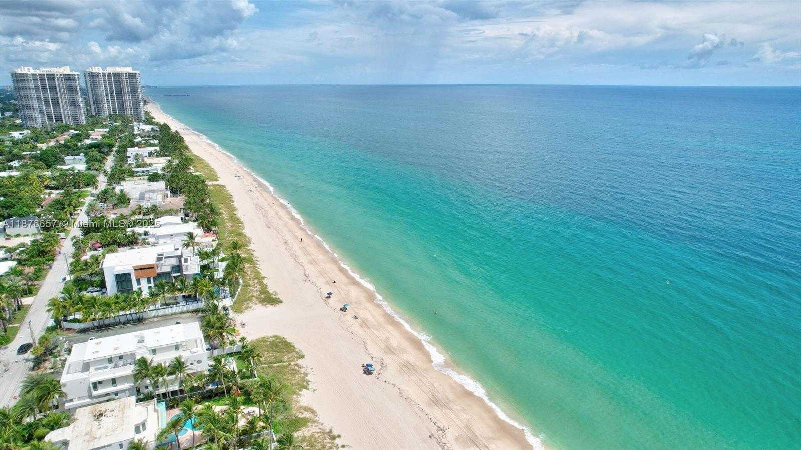 Small Image of 3008 CENTER AVE, Fort Lauderdale Number 2
