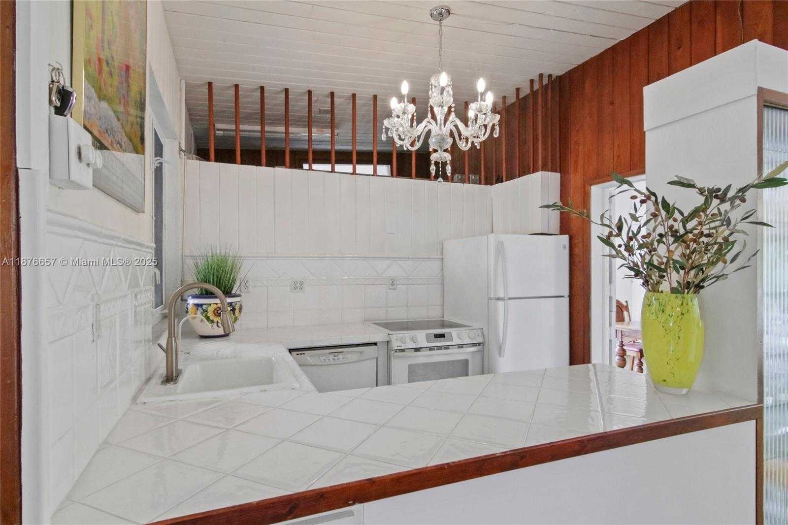 Small Image of 3008 CENTER AVE, Fort Lauderdale Number 27