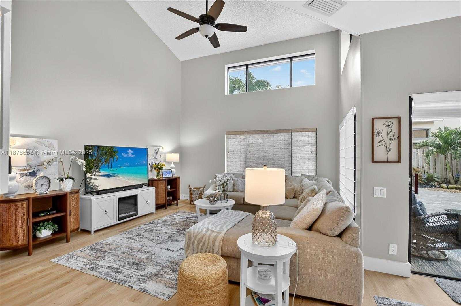 Small Image of 21707 CROMWELL CIR, Boca Raton Number 10