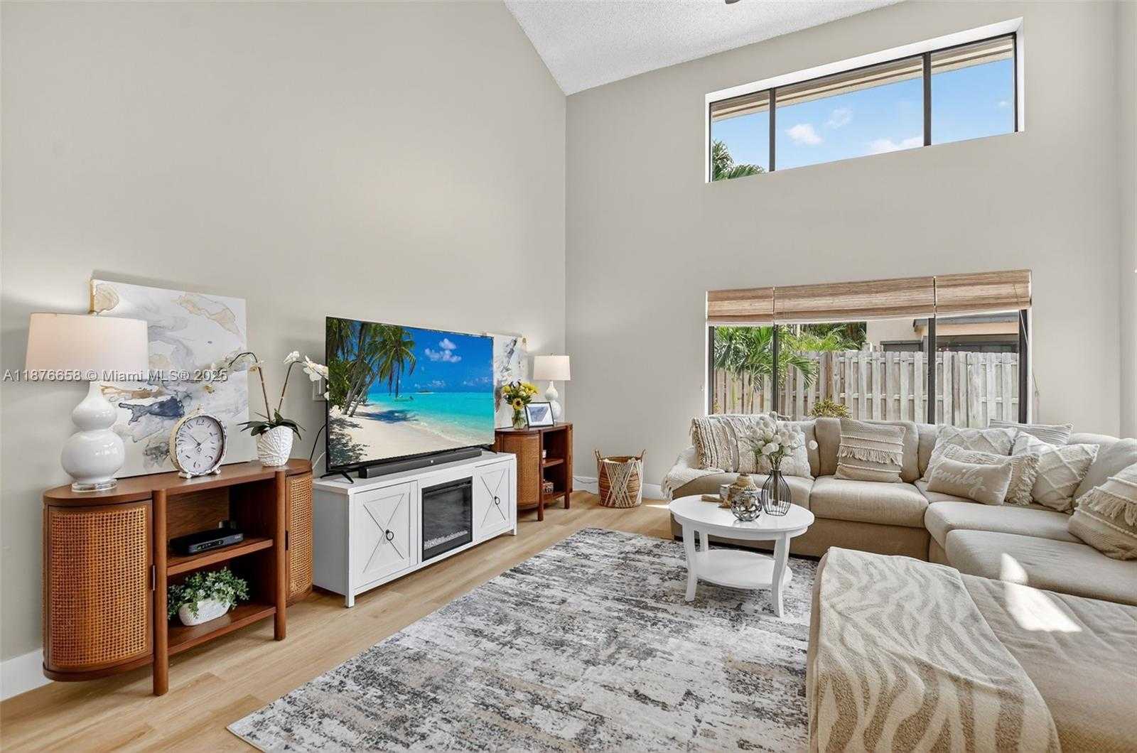 Small Image of 21707 CROMWELL CIR, Boca Raton Number 11