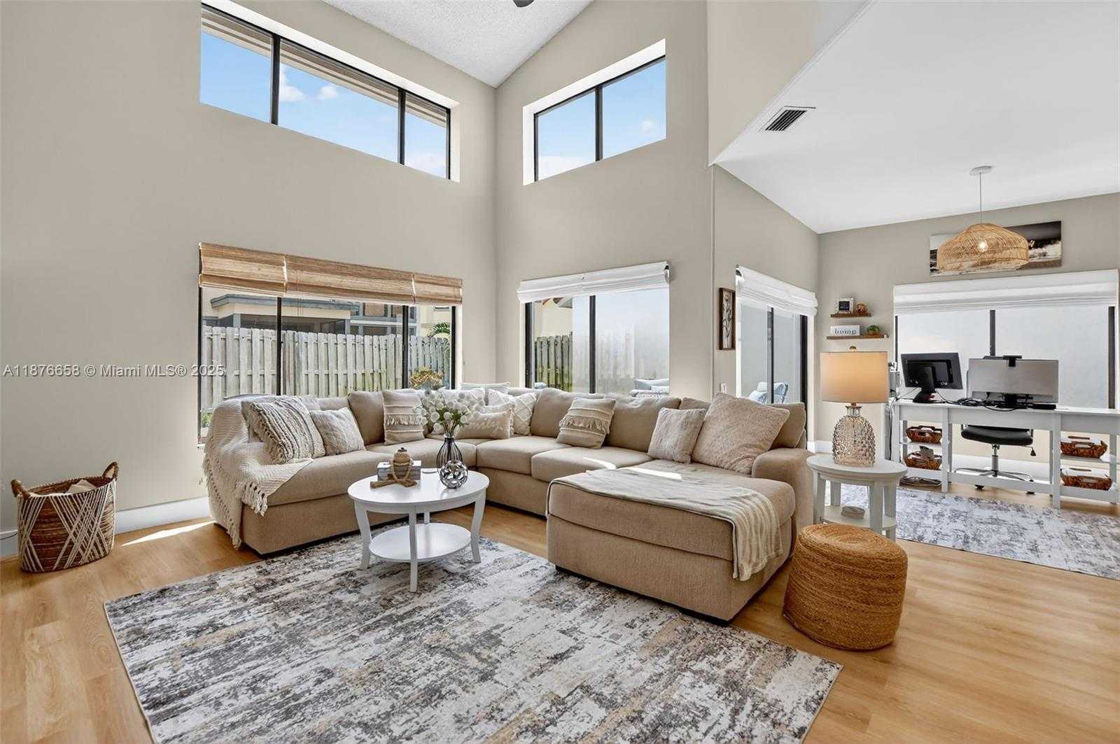 Small Image of 21707 CROMWELL CIR, Boca Raton Number 12