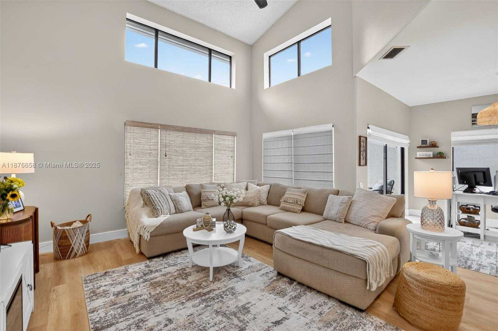 Small Image of 21707 CROMWELL CIR, Boca Raton Number 13