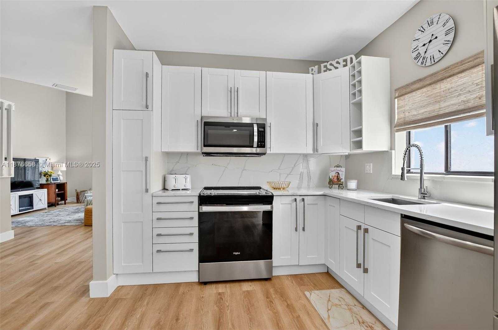 Small Image of 21707 CROMWELL CIR, Boca Raton Number 24