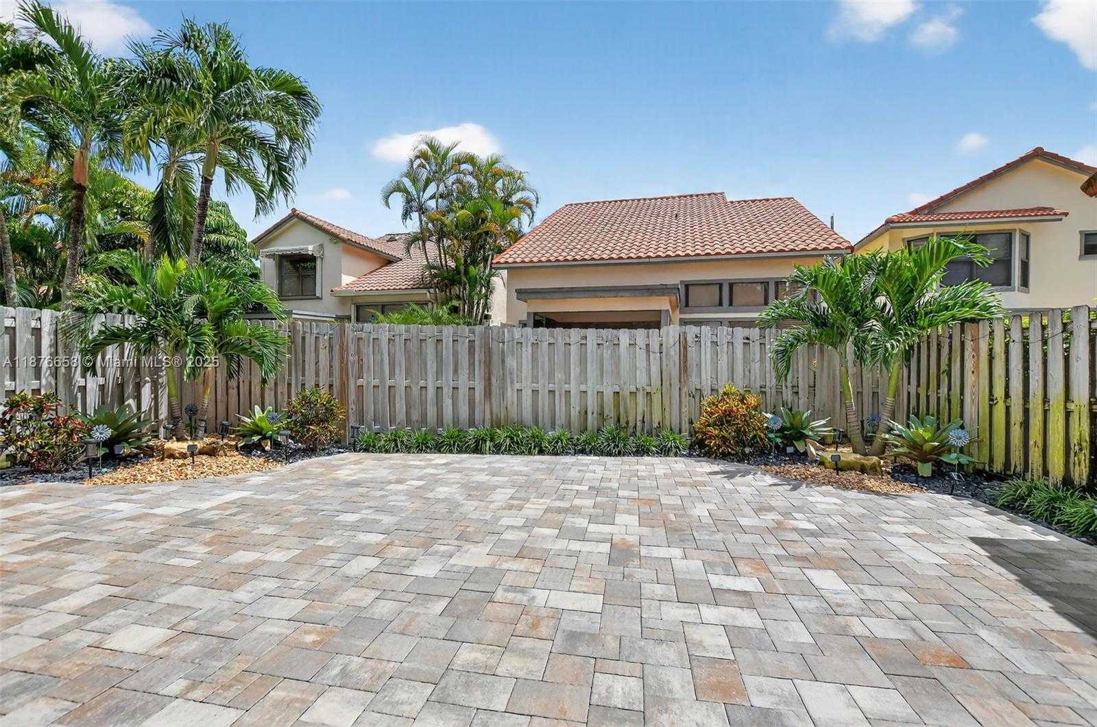 Small Image of 21707 CROMWELL CIR, Boca Raton Number 33