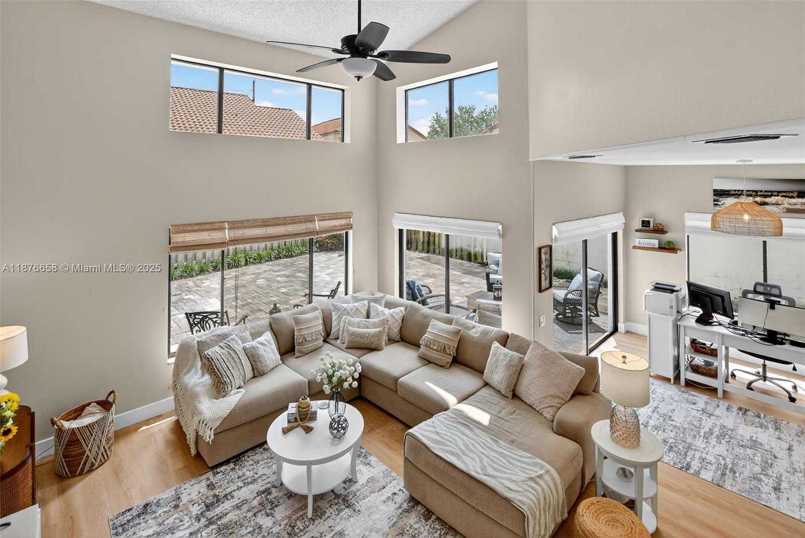 Small Image of 21707 CROMWELL CIR, Boca Raton Number 34