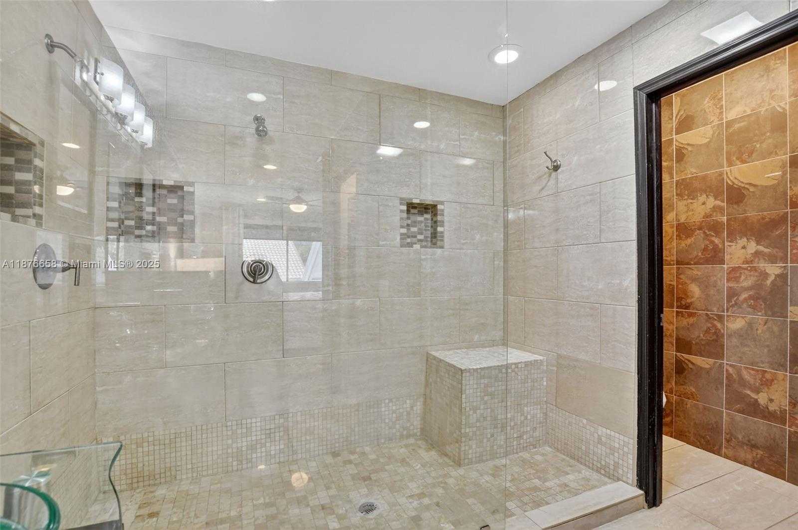Small Image of 21707 CROMWELL CIR, Boca Raton Number 41