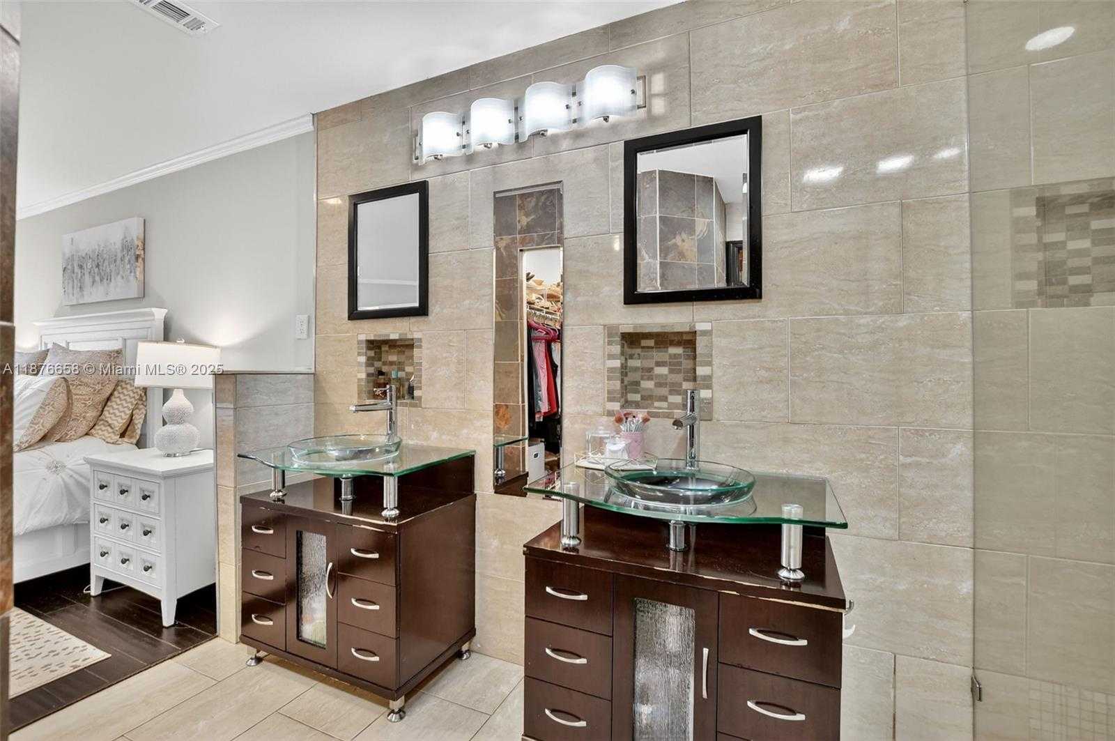 Small Image of 21707 CROMWELL CIR, Boca Raton Number 42
