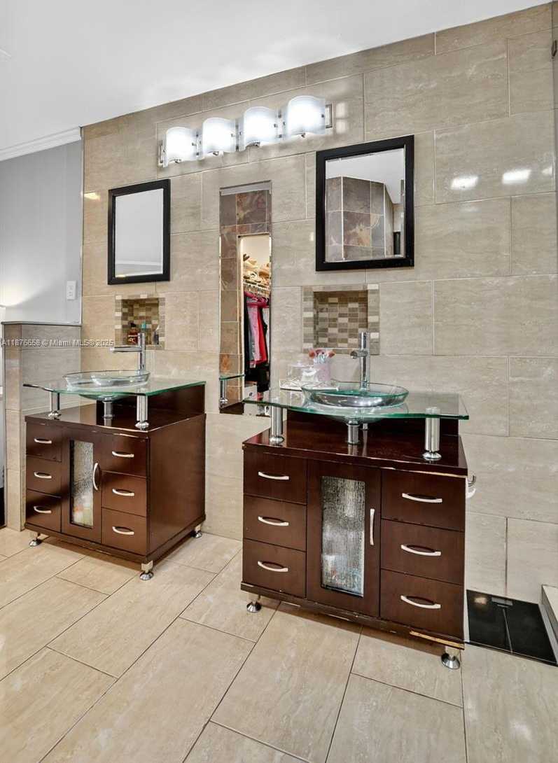 Small Image of 21707 CROMWELL CIR, Boca Raton Number 43