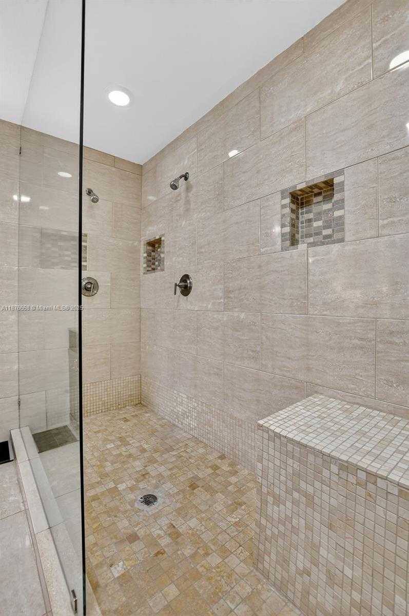 Small Image of 21707 CROMWELL CIR, Boca Raton Number 44