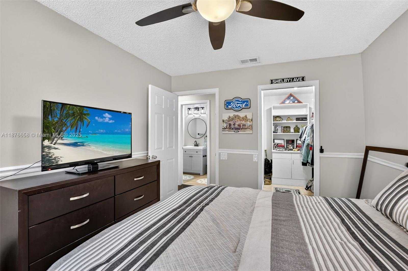 Small Image of 21707 CROMWELL CIR, Boca Raton Number 47