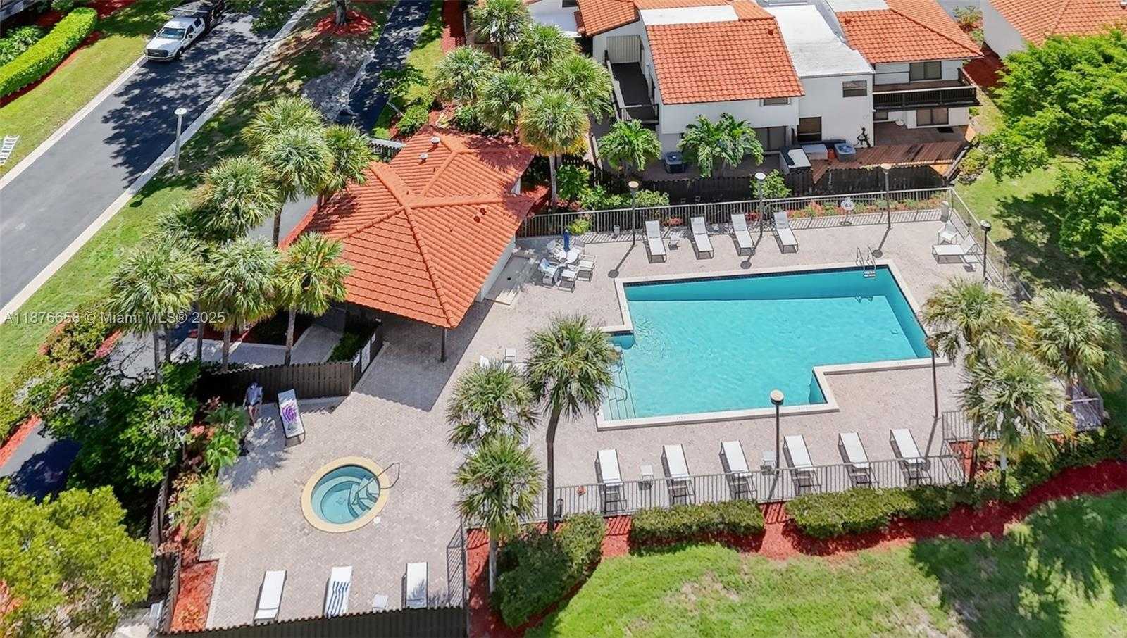 Small Image of 21707 CROMWELL CIR, Boca Raton Number 65