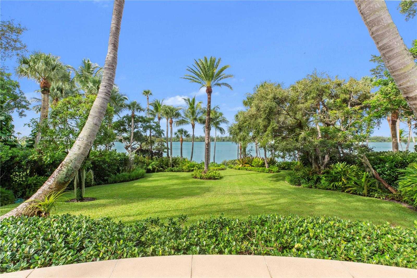 Small Image of 116 GOMEZ RD, Jupiter Island Number 2