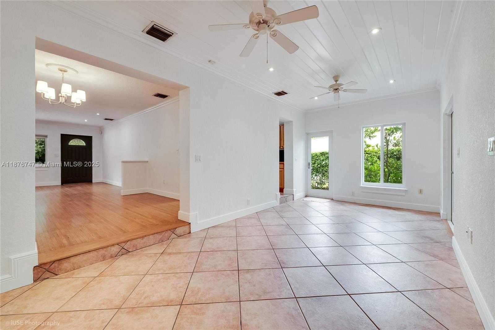 Small Image of 1235 EL RADO ST, Coral Gables Number 10