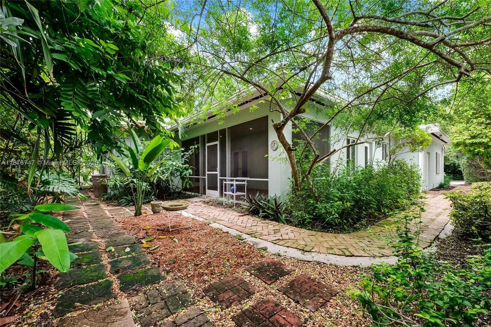 Small Image of 1235 EL RADO ST, Coral Gables Number 24