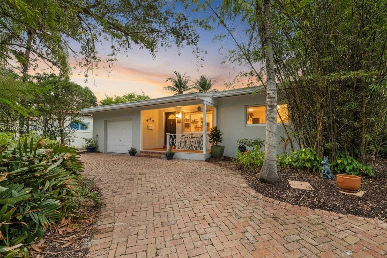 Small Image of 1235 EL RADO ST, Coral Gables Number 28