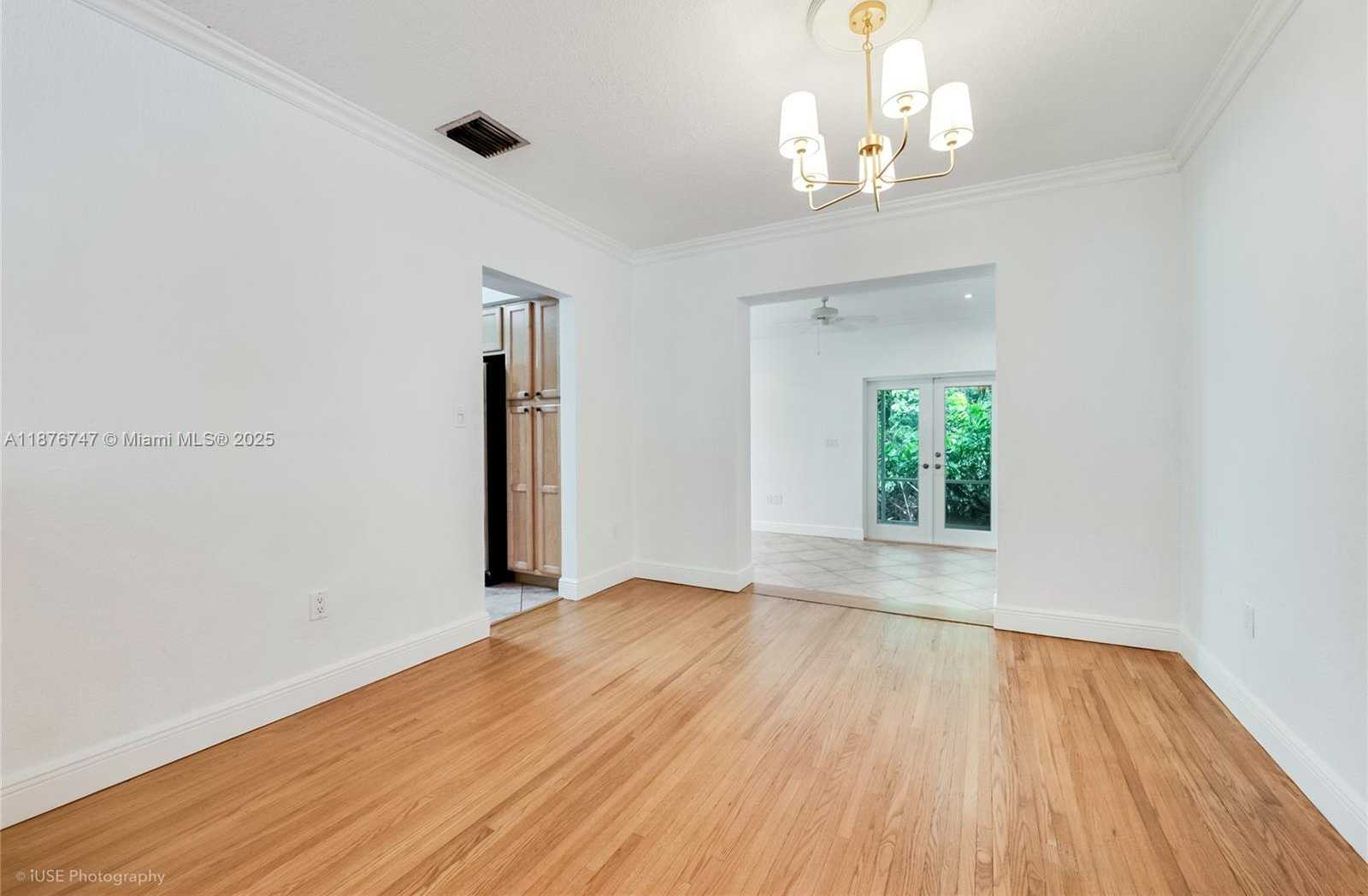Small Image of 1235 EL RADO ST, Coral Gables Number 6
