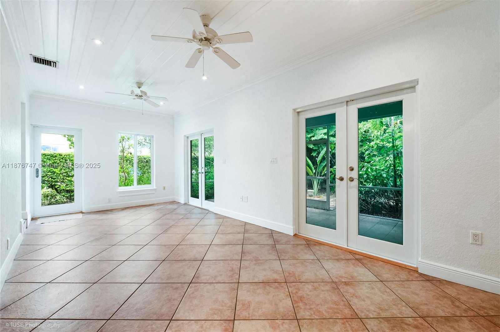 Small Image of 1235 EL RADO ST, Coral Gables Number 9