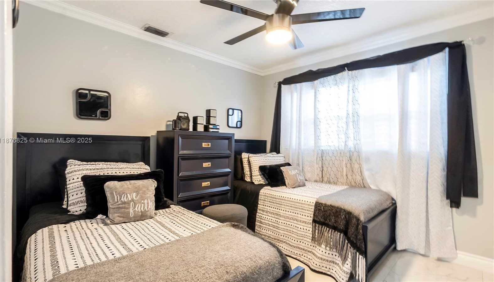 Small Image of North Lauderdale Number 30