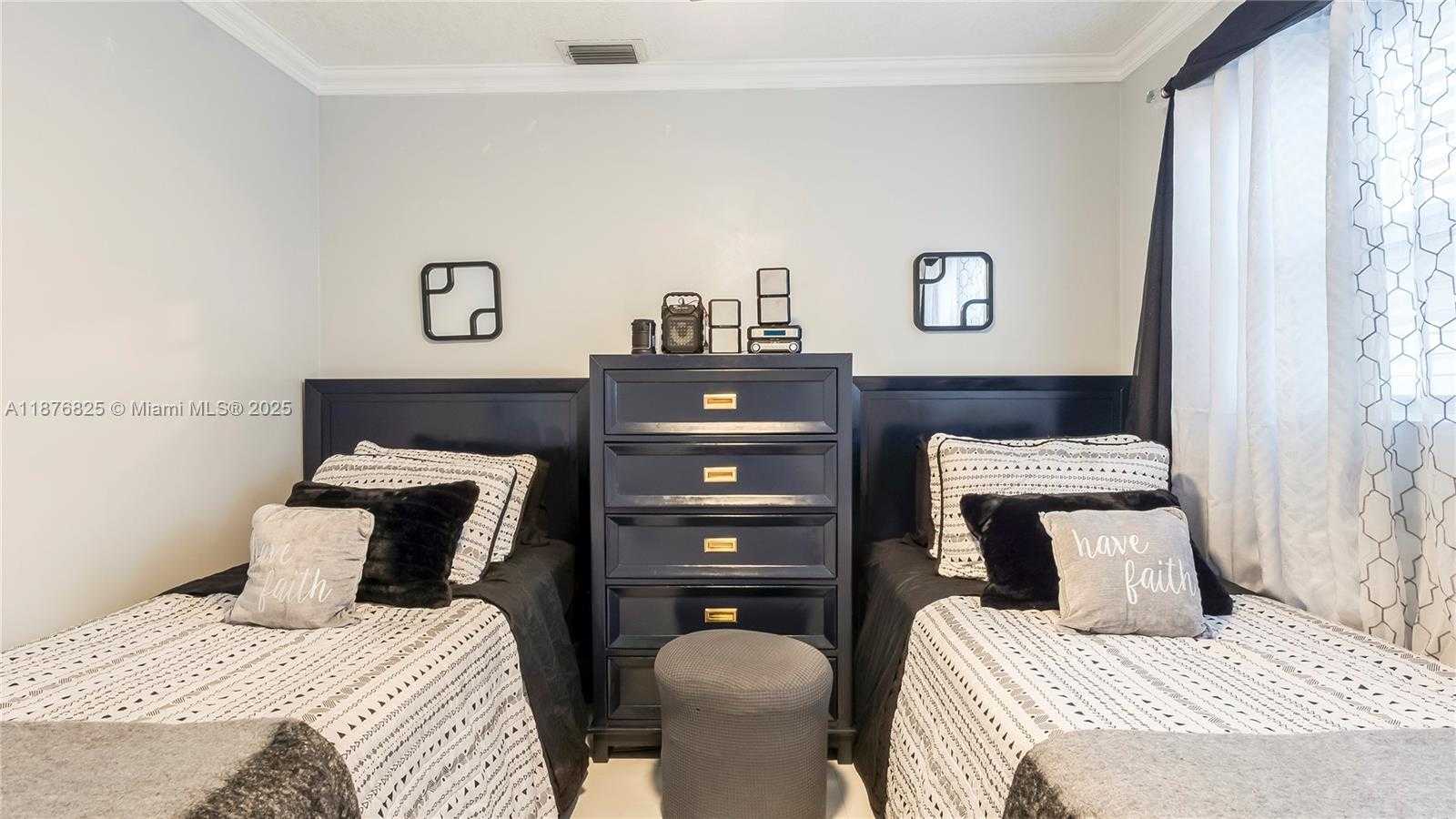 Small Image of North Lauderdale Number 31