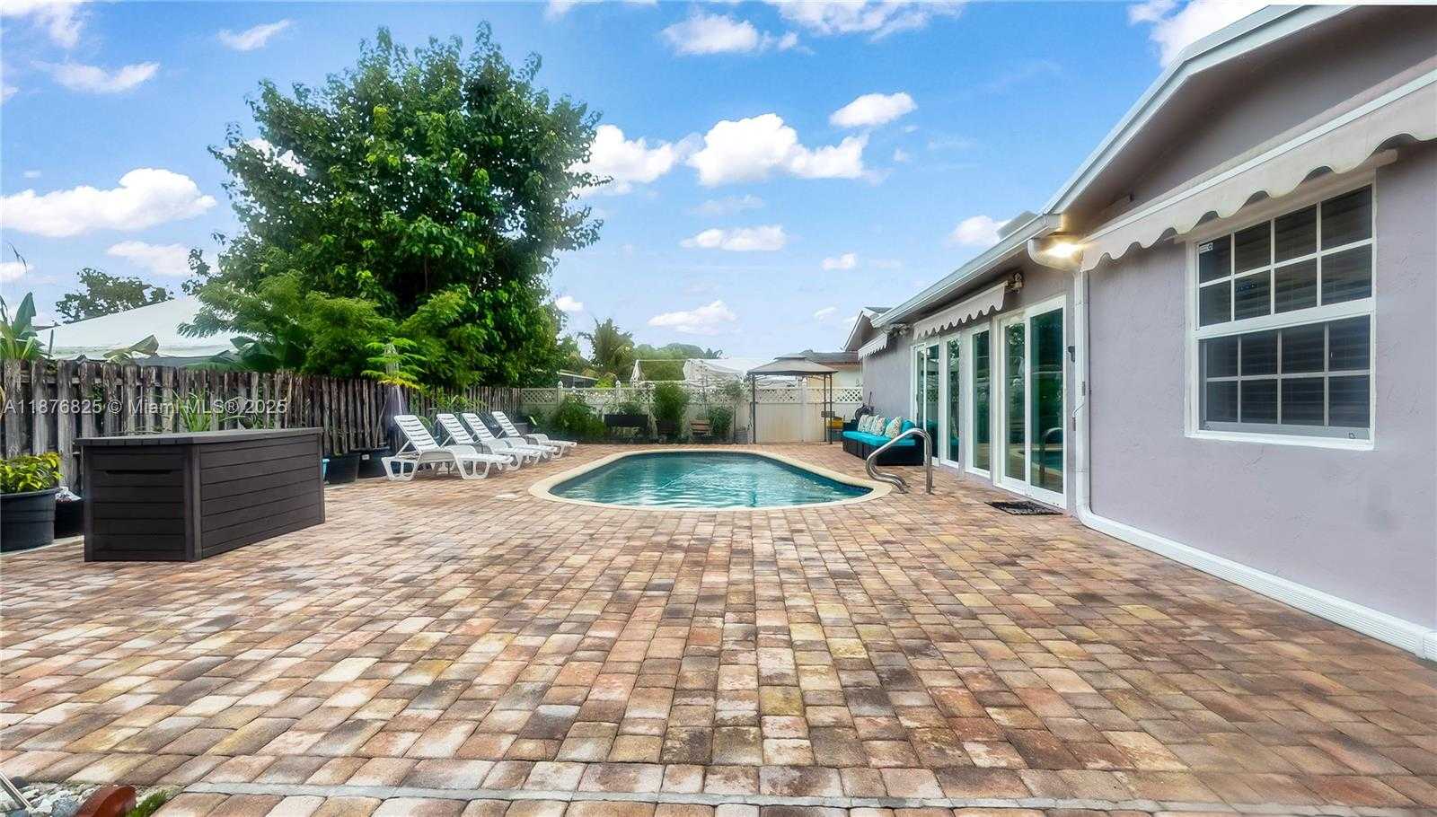 Small Image of North Lauderdale Number 9