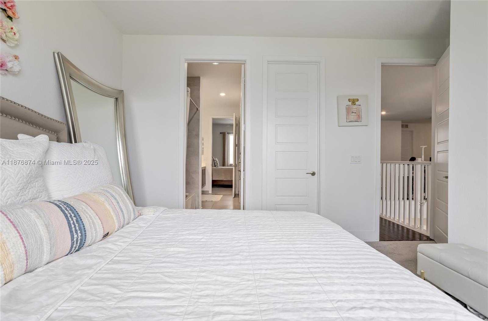 Small Image of 10470 SOUTH LAGO VISTA CIR, Parkland Number 23