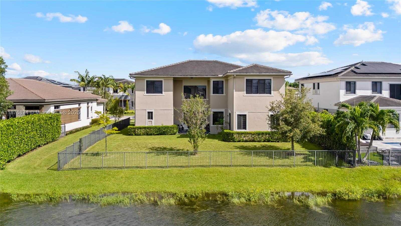 Small Image of 10470 SOUTH LAGO VISTA CIR, Parkland Number 31