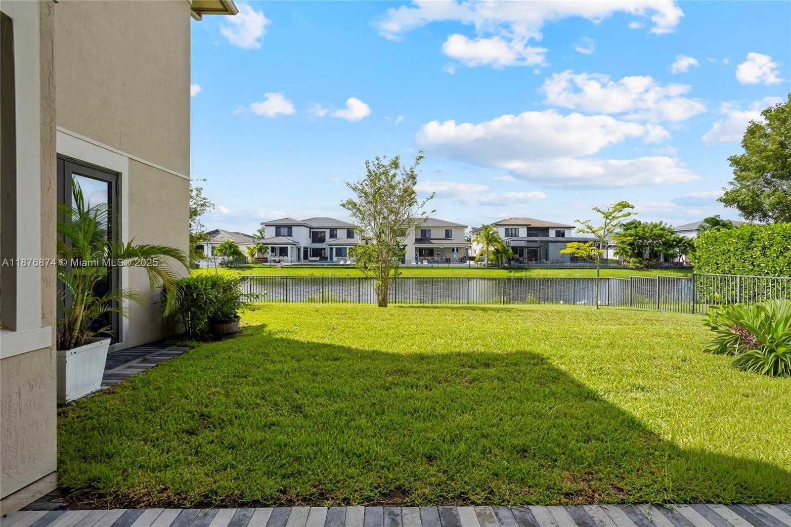 Small Image of 10470 SOUTH LAGO VISTA CIR, Parkland Number 33