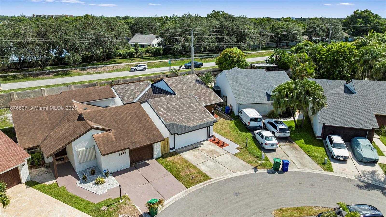 Small Image of 1701 SOUTH WEST 86TH TER, Miramar Number 14