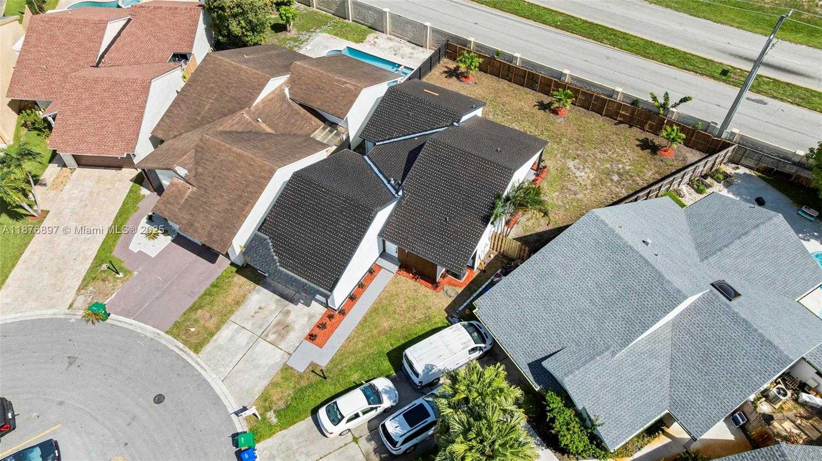 Small Image of 1701 SOUTH WEST 86TH TER, Miramar Number 16