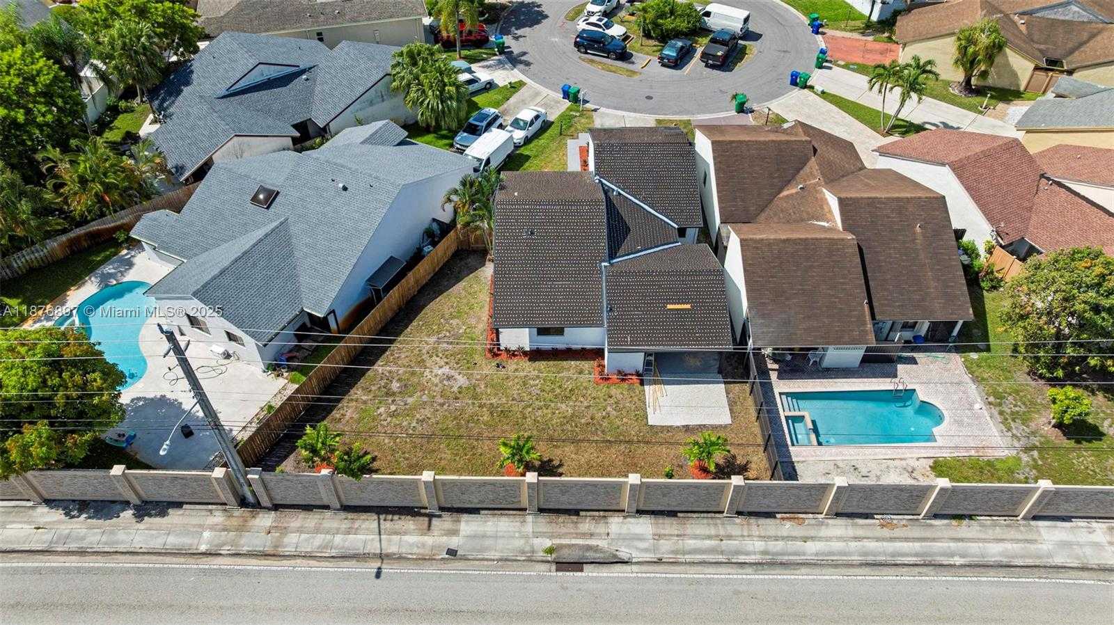 Small Image of 1701 SOUTH WEST 86TH TER, Miramar Number 19
