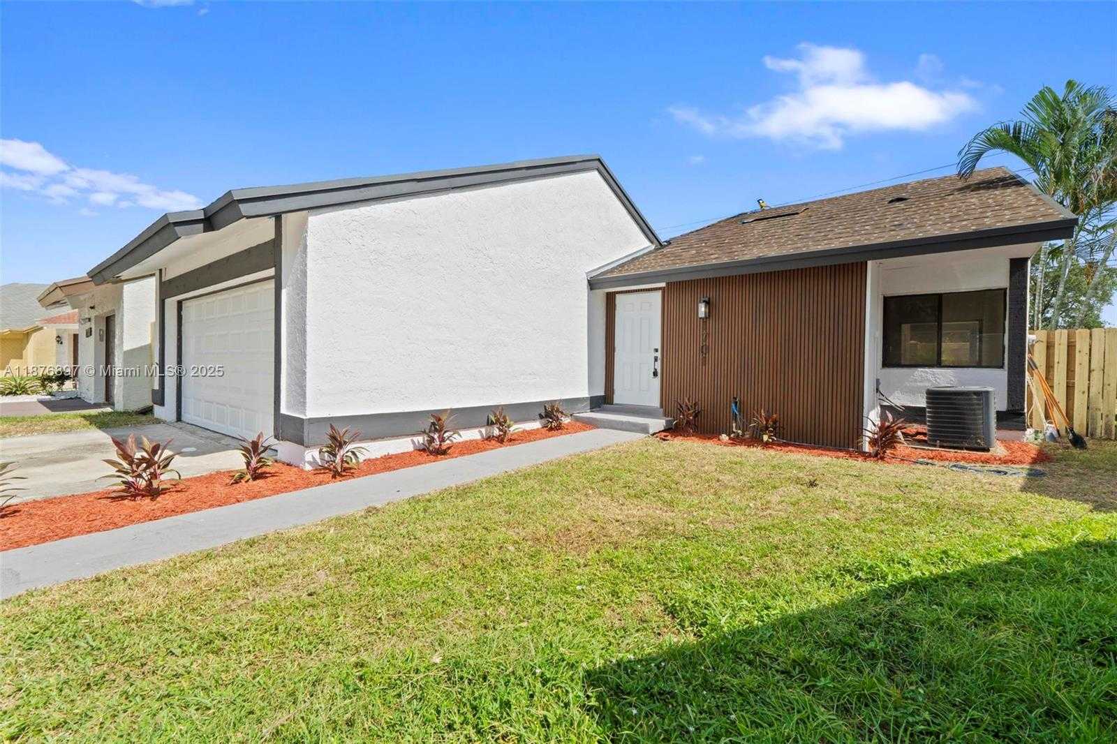 Small Image of 1701 SOUTH WEST 86TH TER, Miramar Number 3