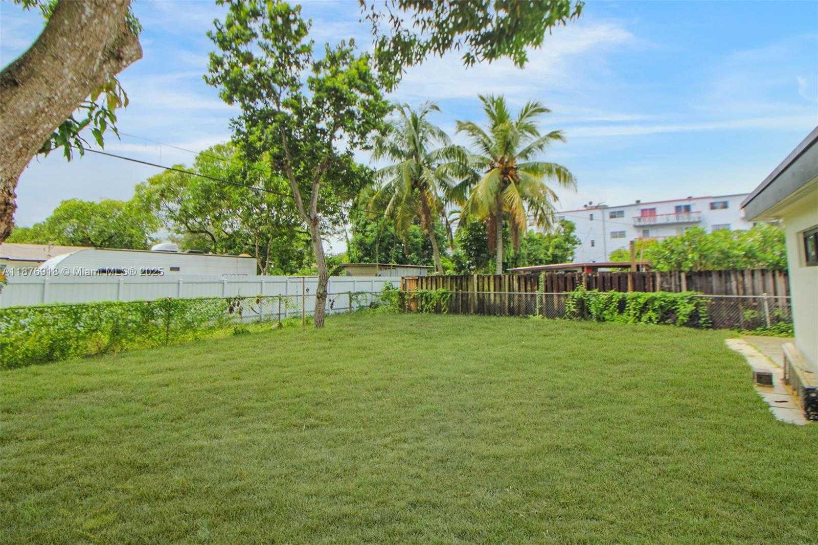 Small Image of 630 NORTH EAST 143RD ST, North Miami Number 13