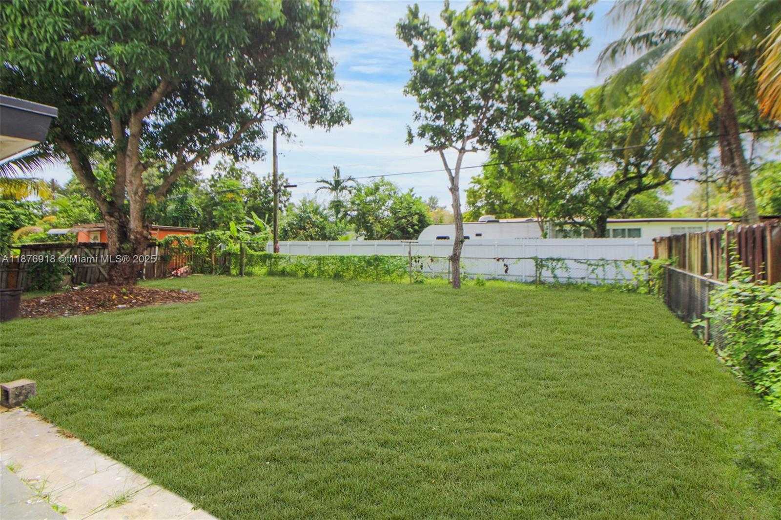 Small Image of 630 NORTH EAST 143RD ST, North Miami Number 19