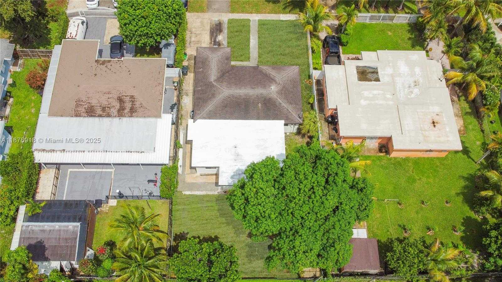 Small Image of 630 NORTH EAST 143RD ST, North Miami Number 3