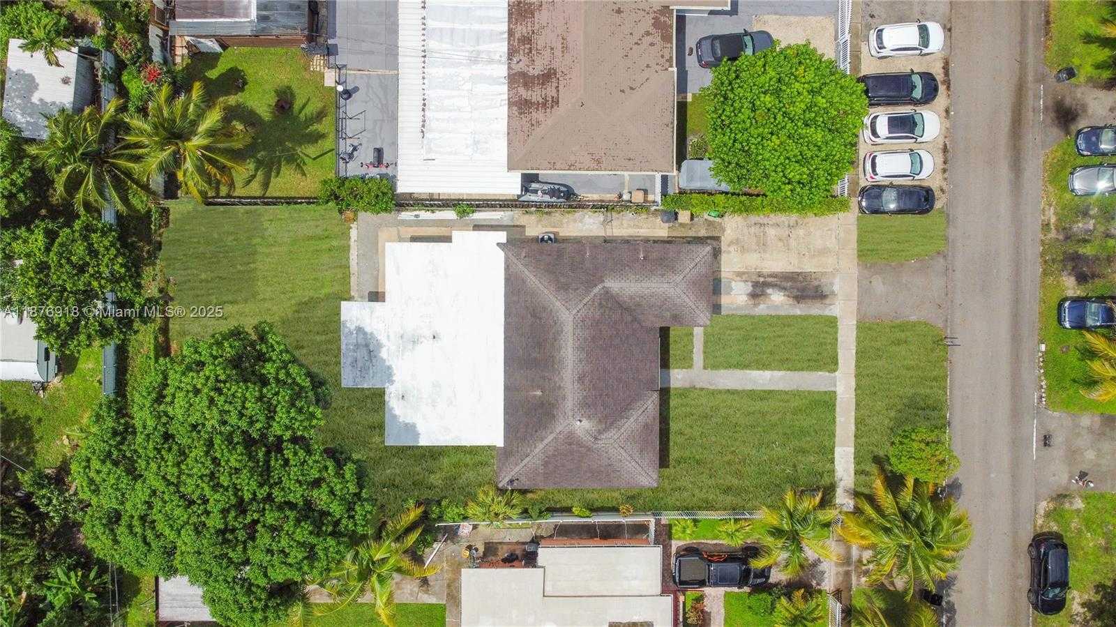 Small Image of 630 NORTH EAST 143RD ST, North Miami Number 4