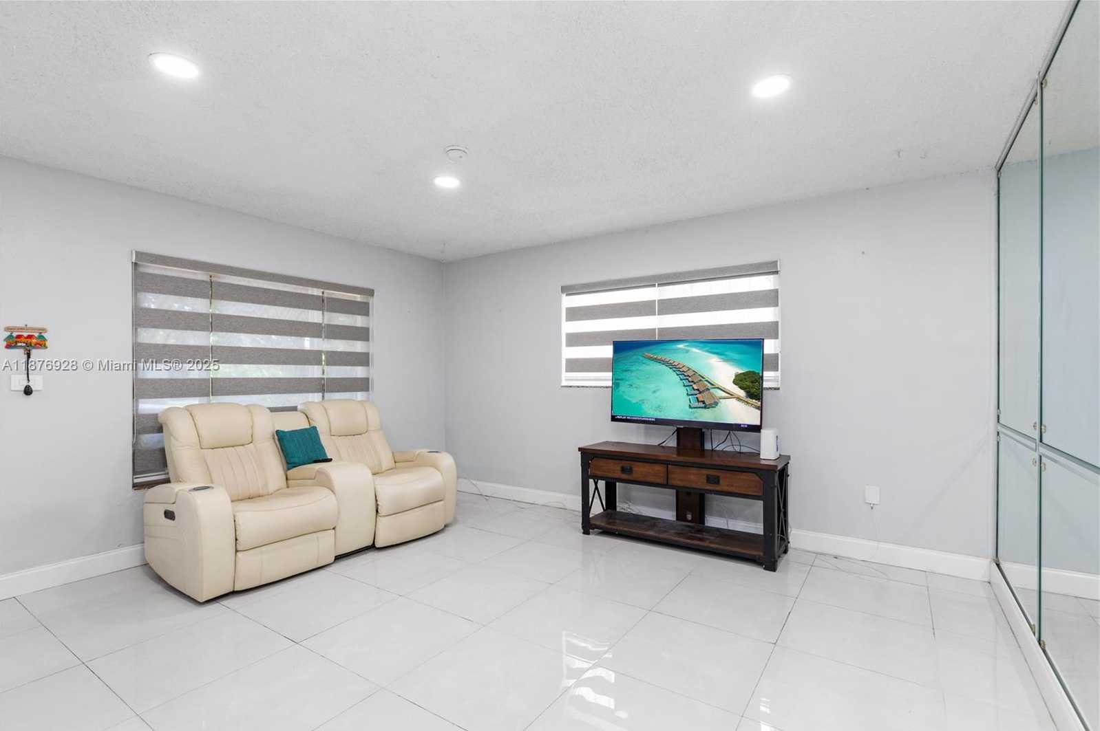 Small Image of 1211 NORTH WEST 179TH ST, Miami Gardens Number 15