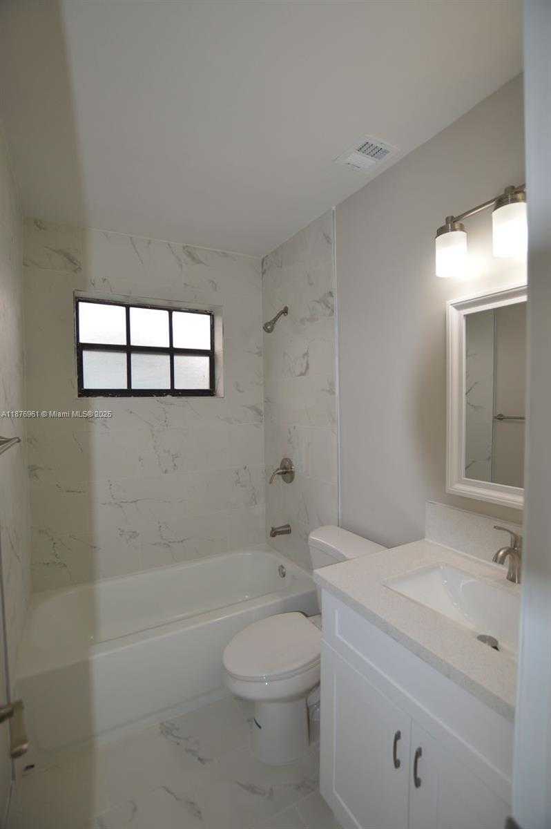 Small Image of 2920 NORTH WEST 179TH ST, Miami Gardens Number 14