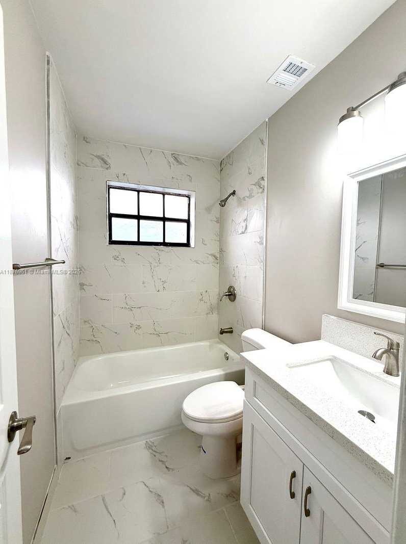 Small Image of 2920 NORTH WEST 179TH ST, Miami Gardens Number 27