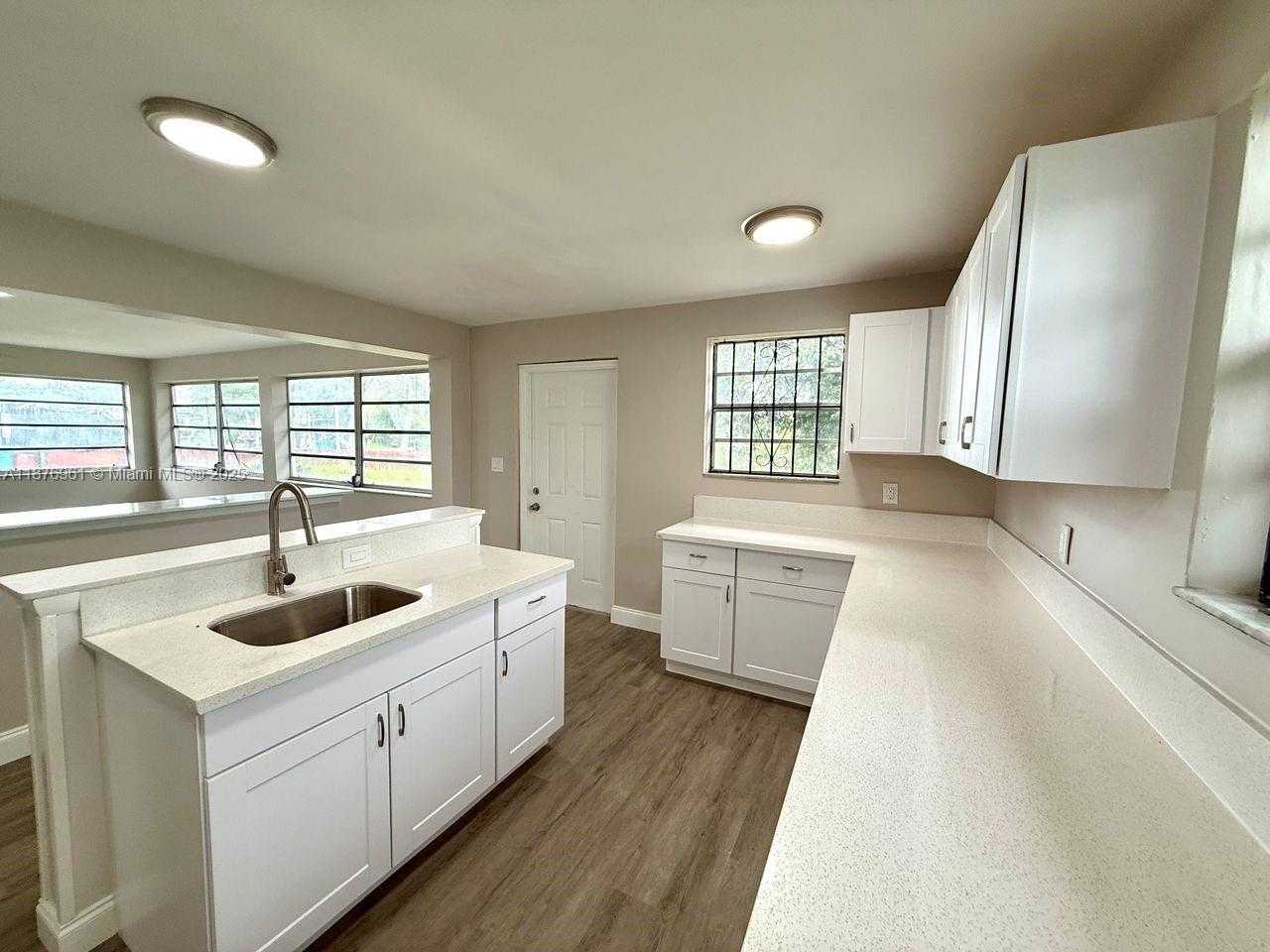 Small Image of 2920 NORTH WEST 179TH ST, Miami Gardens Number 4